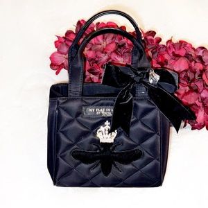 MY FLAT IN LONDON Quilted Bee Handbag